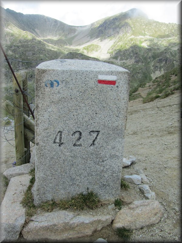 Borne Frontière Franco Espagnole n°427 à la Portella Blanca d'Andorra