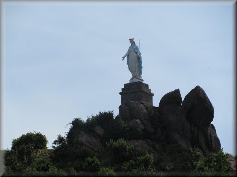 La Statue de La Vierge de Suin